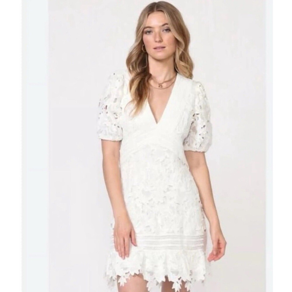 Adelyn Rae Mini Dress White Floral 3D Lace Crochet V-Neck Ruffle Sz L Fit&Flare